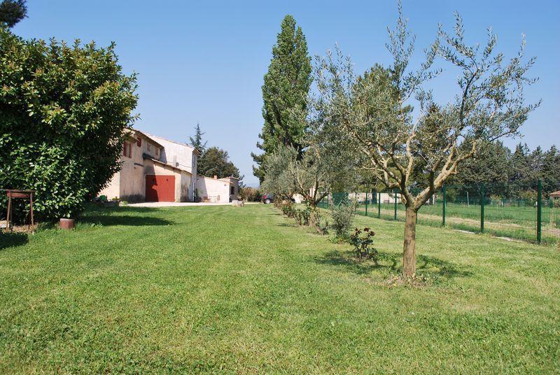La Maison D'Albert Apartment Cadenet Exterior photo